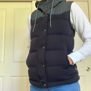 Patagonia vest- black and grey!!